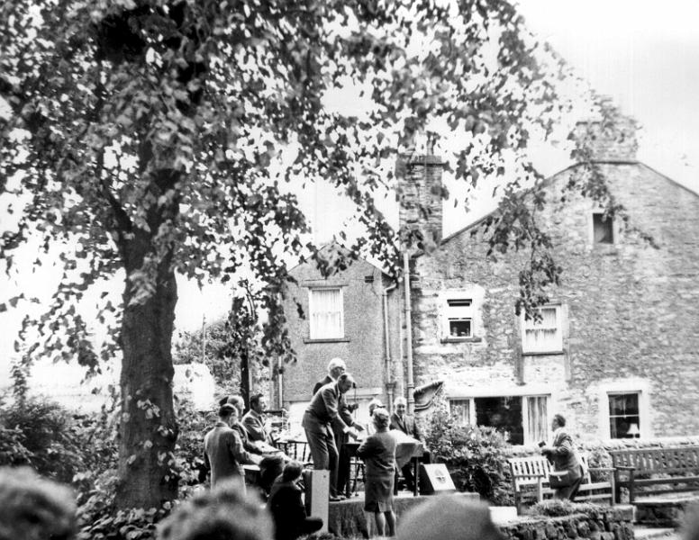 Best Kept Village presentation 1972.JPG - Presentation by H.H. Duke of Devonsire of the  Best Kept Village  Plaque and Seat - September 1972  ( In the background is the Old School House ) 